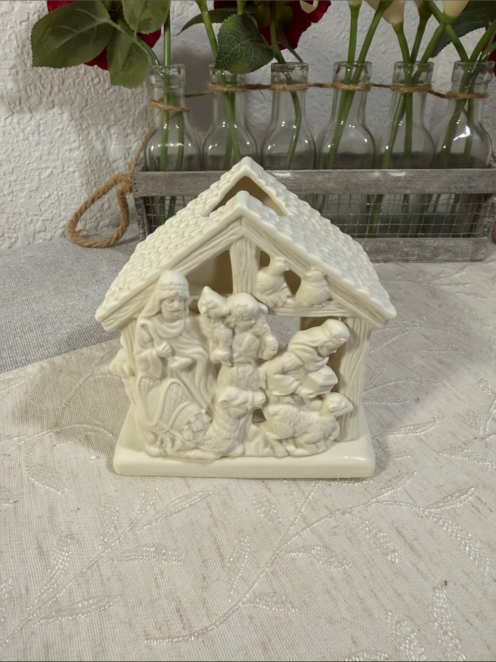 NIB Vintage PartyLite O Little Town Shepherds Tealight Holder P7313 Bisque